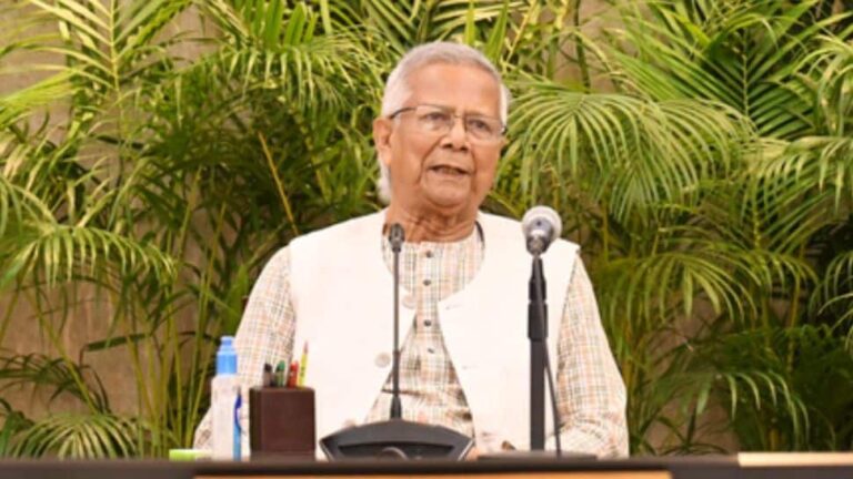कोने में धकेल दिया, बांग्लादेश के यूनुस ने गरीब शासन के पीछे ‘विदेशी साजिश’ का हवाला दिया भारत समाचार